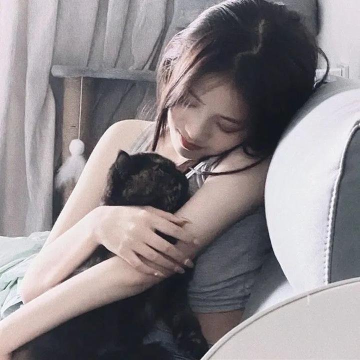笼里的女人